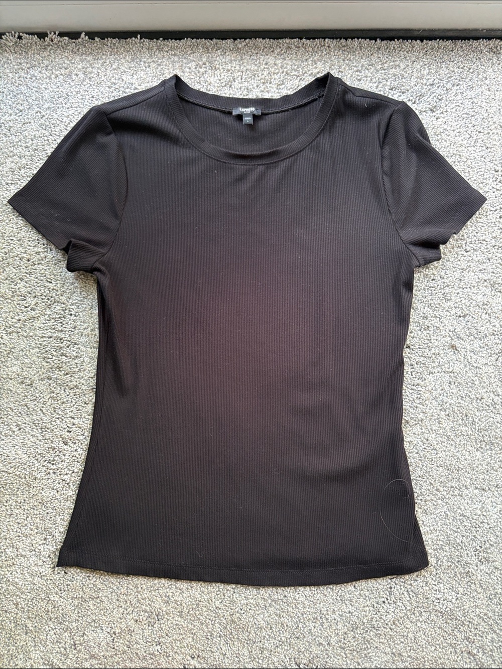 Express Rib Fitted Tshirt - Picture 3 of 6